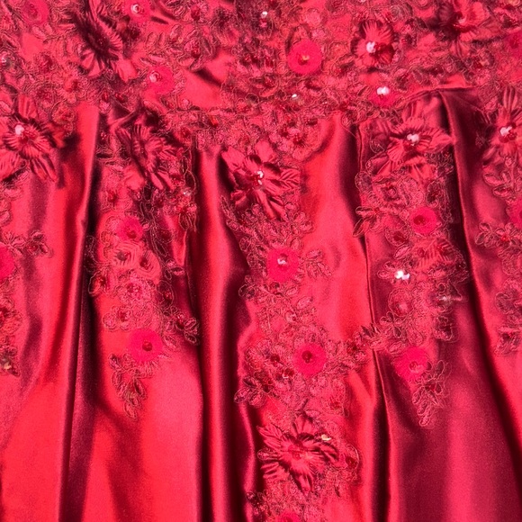 Chic Maroon cranberry red Floral Embellished Dress 12 - Picture 9 of 16